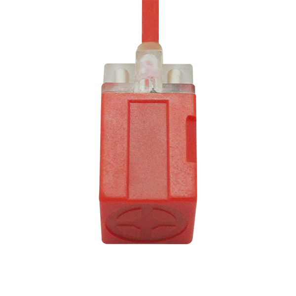 电感式接近传感器J18